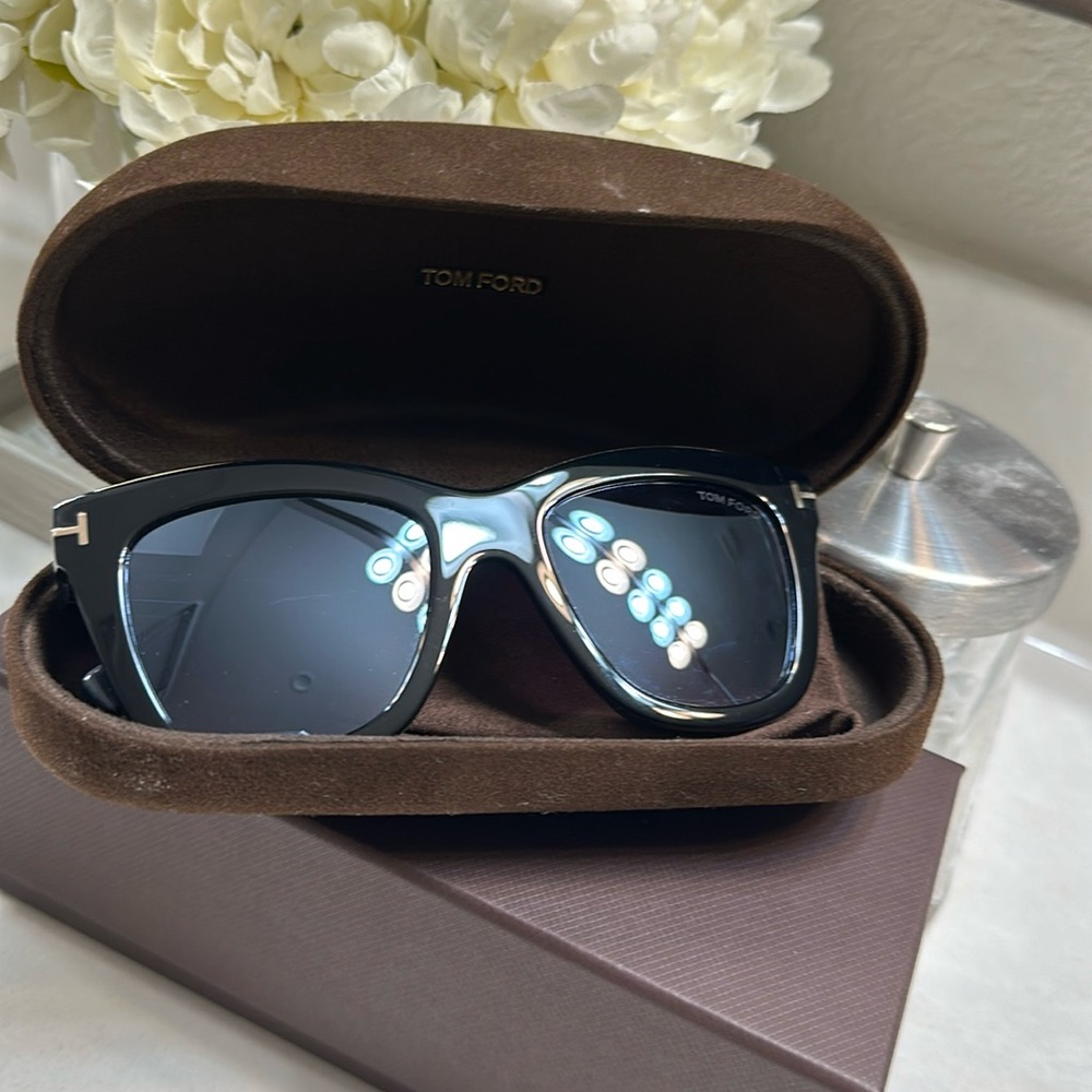 Tom Ford Black Julie Oversized Cat-Eye Sunglasses